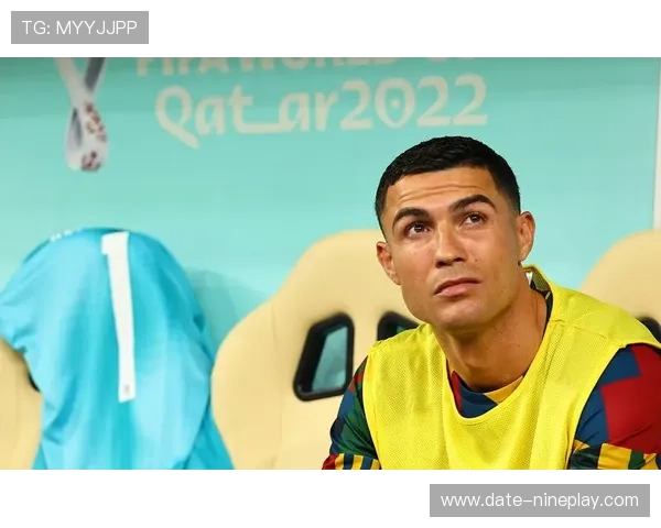 足球明星高清壁纸4K全屏展示，尽享赛场风采与炫目细节